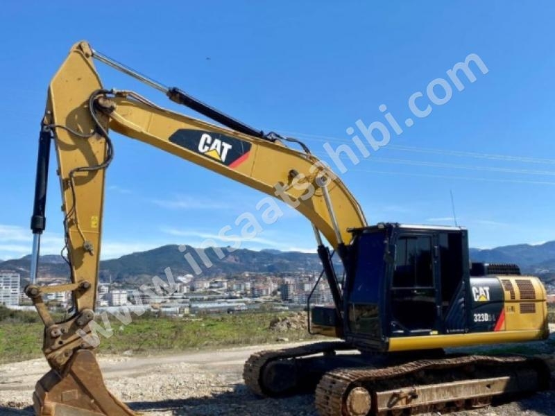 Cat 323 D2L Hata boya çatlak yok hata boya Çatlak yok paletli ekskavatör  boramakine