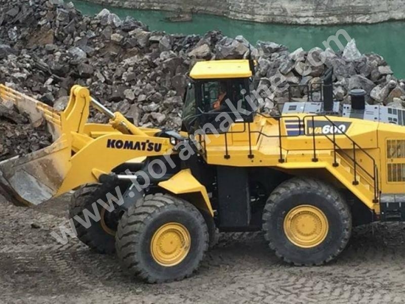 Komatsu WA600-8 Lastikli yükleyiciyi  daha iyi bir standart kepçe,
