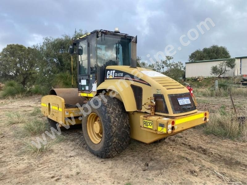 CATERPILLAR CS-573 Düz Tamburlu Silindir Kompaktörler Cat 14 ton